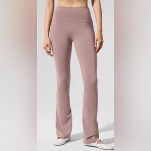 ALO YOGA Airbrush High-Waist Soft Bootcut Legging Taupe Size Small Yoga Gym